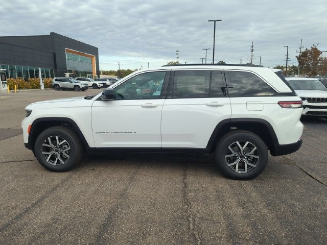 2027 Jeep Grand Cherokee GRAND CHEROKEE LAREDO X 4X4