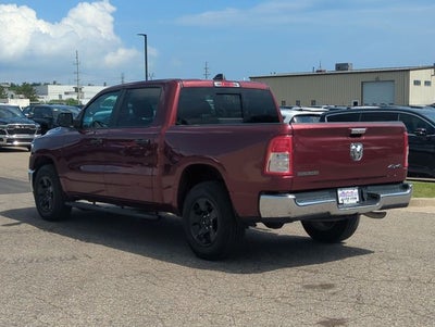 2020 RAM 1500 Big Horn Crew Cab 4x4 5'7' Box