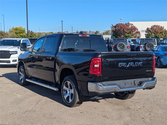 2025 RAM 1500 RAM 1500 TRADESMAN CREW CAB 4X4 5'7' BOX