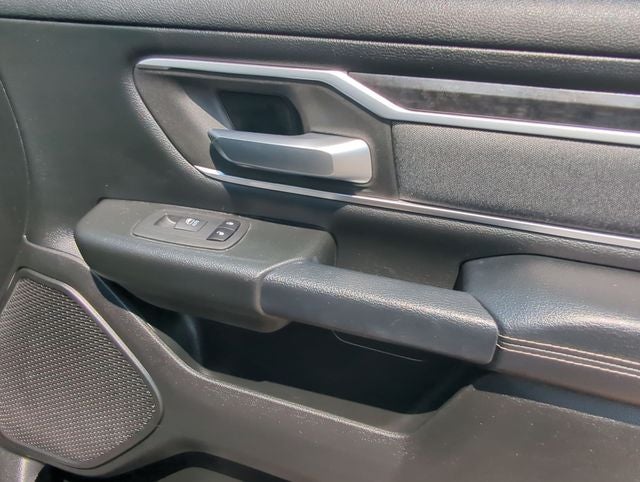 2020 RAM 1500 Big Horn Crew Cab 4x4 5'7' Box