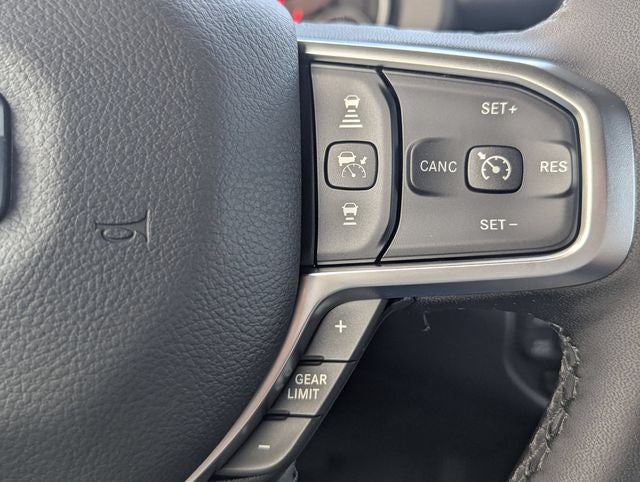 2027 RAM 1500 RAM 1500 BIG HORN CREW CAB 4X4 5'7' BOX