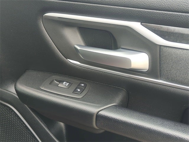 2020 RAM 1500 Big Horn Crew Cab 4x4 5'7' Box