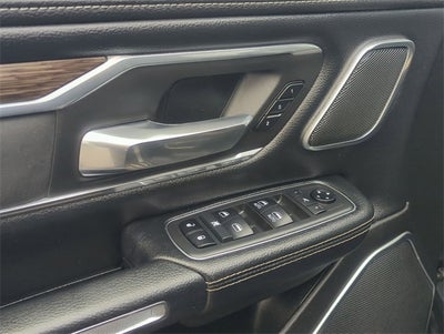 2019 RAM 1500 Laramie Crew Cab 4x4 5'7' Box