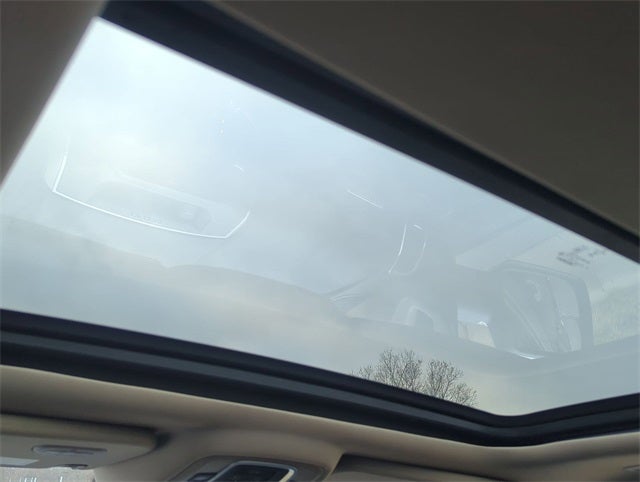 2019 RAM 1500 Laramie Crew Cab 4x4 5'7' Box