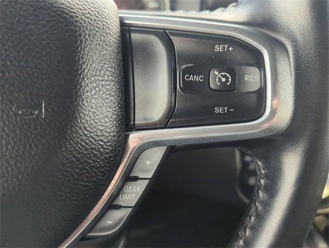 2022 RAM 1500 Laramie Crew Cab 4x4 5'7' Box