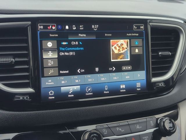 2024 Chrysler Pacifica Touring L