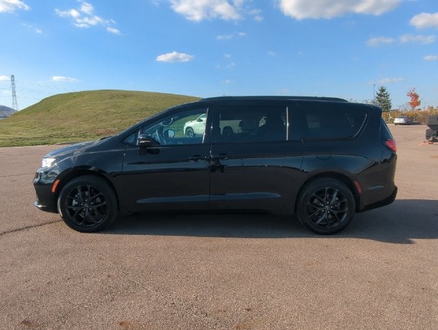2025 Chrysler Pacifica Limited AWD
