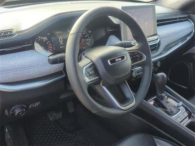 2023 Jeep Compass Latitude Lux FWD