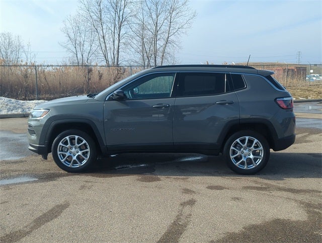 2023 Jeep Compass Latitude Lux FWD