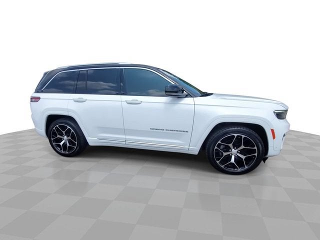 2022 Jeep Grand Cherokee Summit
