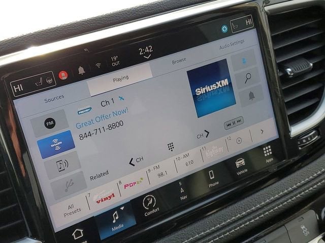 2024 Chrysler Pacifica Hybrid Select