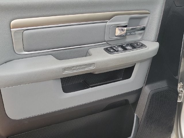 2017 RAM 1500 Big Horn Crew Cab 4x4 5'7" Box