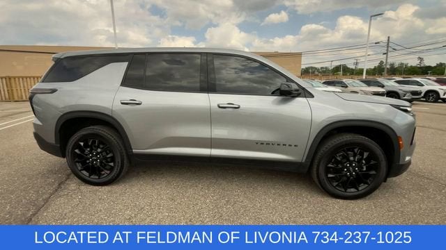 2024 Chevrolet Traverse LS