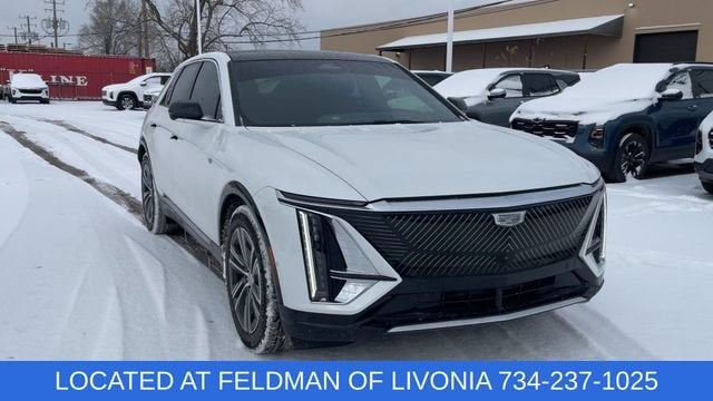 2024 Cadillac LYRIQ Luxury 1