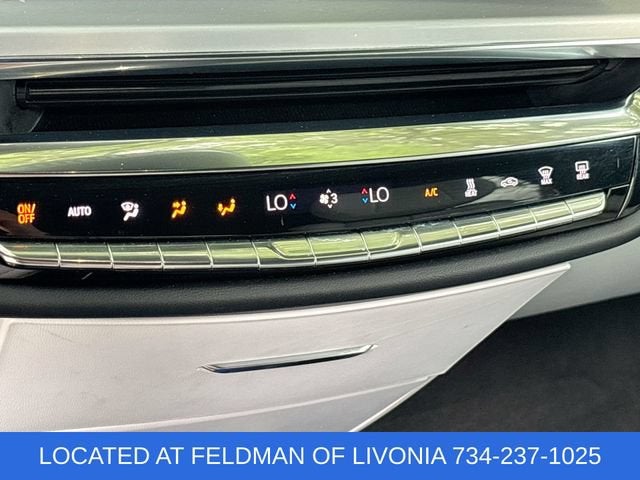 2024 Cadillac LYRIQ Luxury 1
