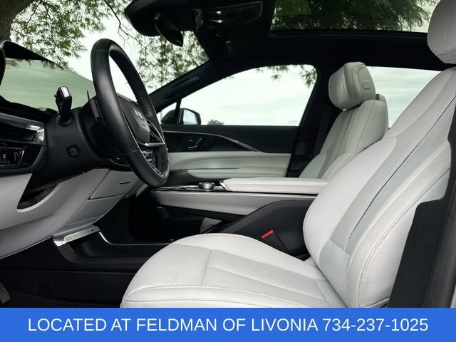 2024 Cadillac LYRIQ Luxury 1