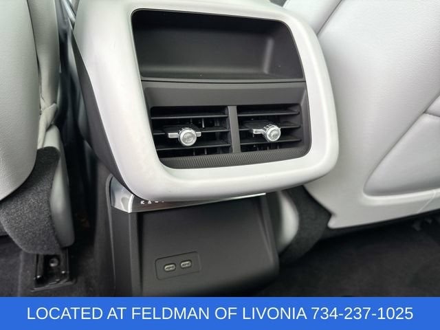 2024 Cadillac LYRIQ Luxury 1
