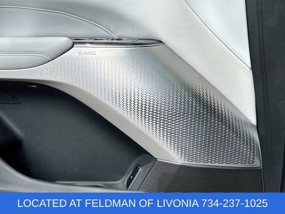 2024 Cadillac LYRIQ Luxury 2