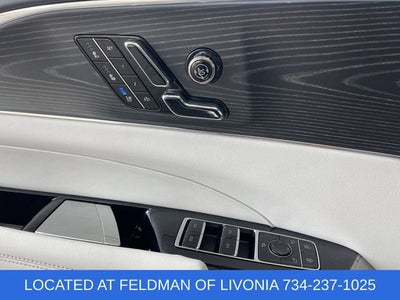 2024 Cadillac LYRIQ Luxury 2