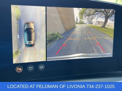 2024 Cadillac LYRIQ Luxury 3