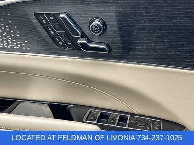 2024 Cadillac LYRIQ Luxury 3