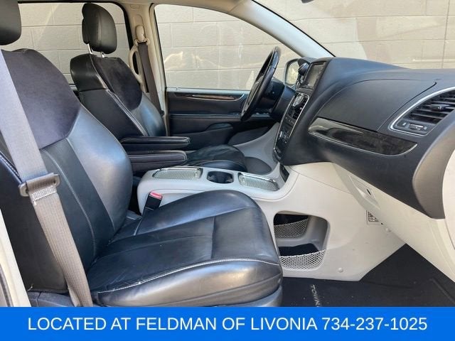 2015 Chrysler Town & Country Limited Platinum