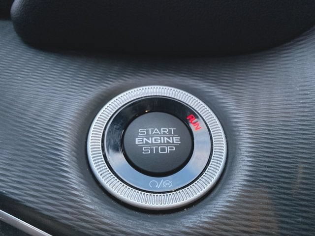 2023 Jeep Grand Cherokee L Laredo 4x4