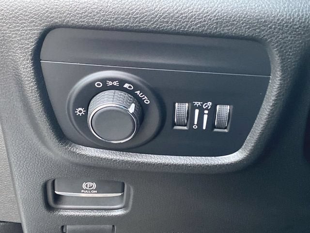 2023 Jeep Grand Cherokee L Laredo 4x4