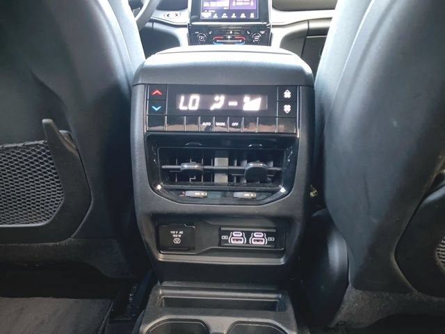 2023 Jeep Grand Cherokee L Laredo 4x4