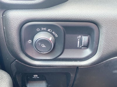 2023 RAM 1500 Big Horn Crew Cab 4x4 5'7" Box