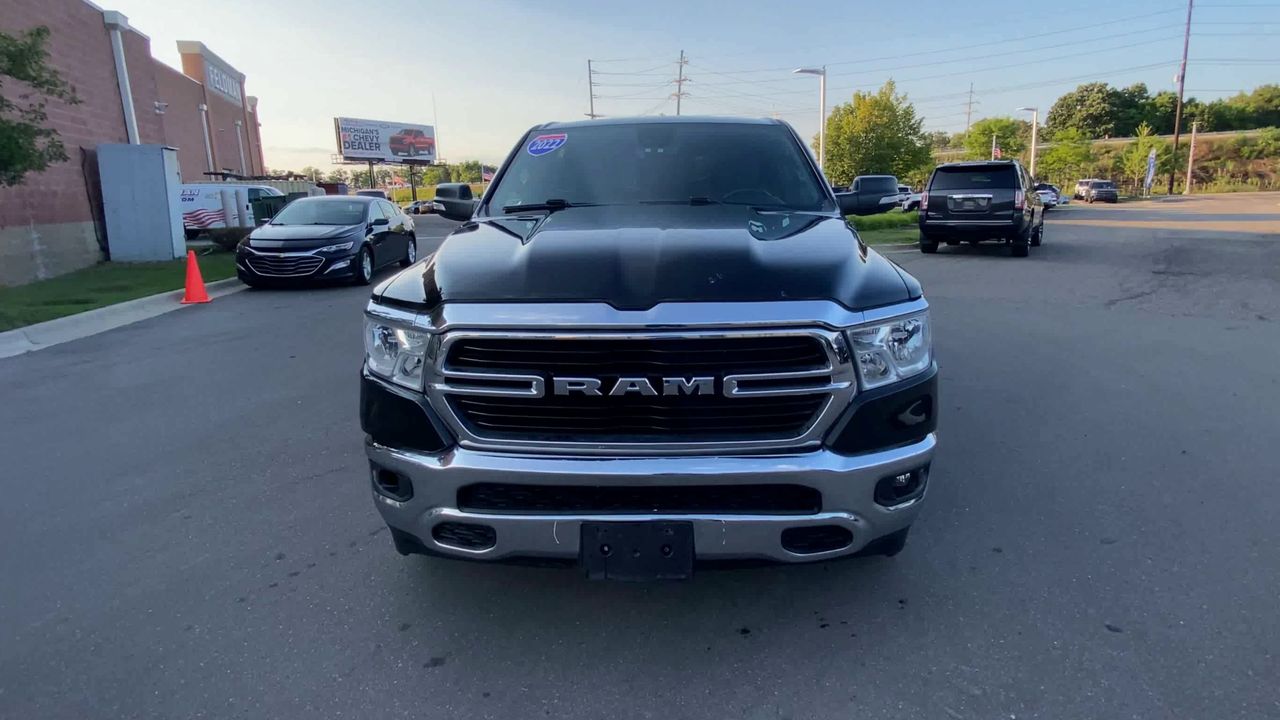 2022 RAM 1500 Big Horn Crew Cab 4x4 5'7" Box