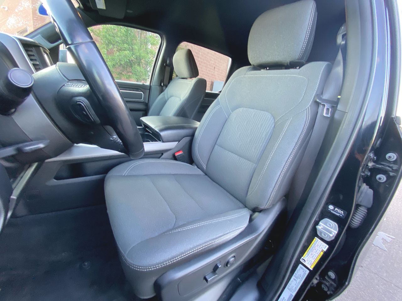 2022 RAM 1500 Big Horn Crew Cab 4x4 5'7" Box