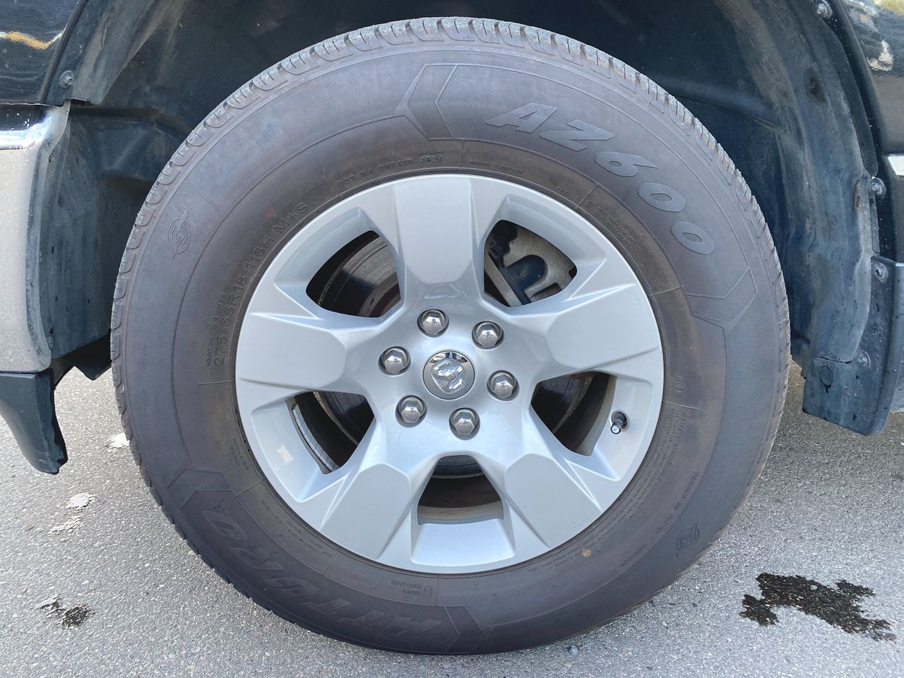 2022 RAM 1500 Big Horn Crew Cab 4x4 5'7" Box