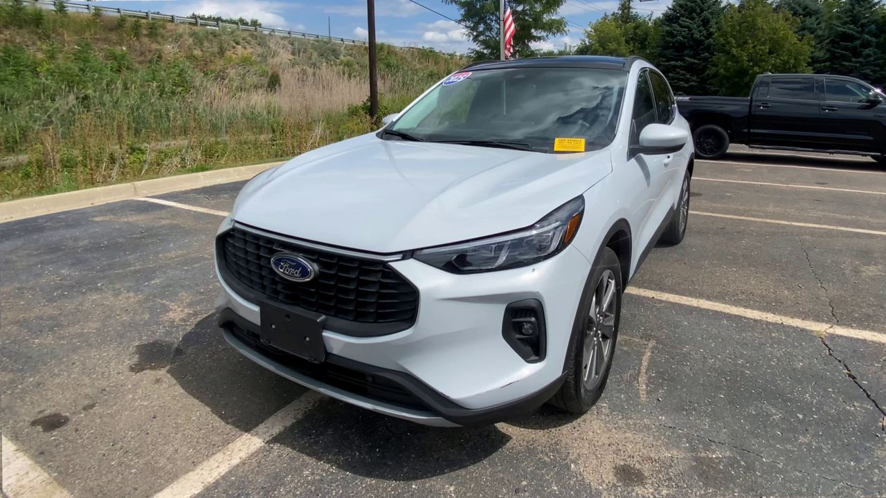 2025 Ford Escape Platinum
