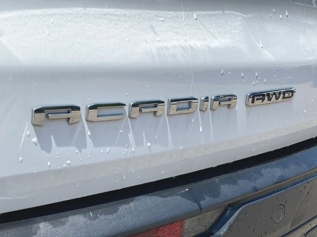 2024 GMC Acadia AT4