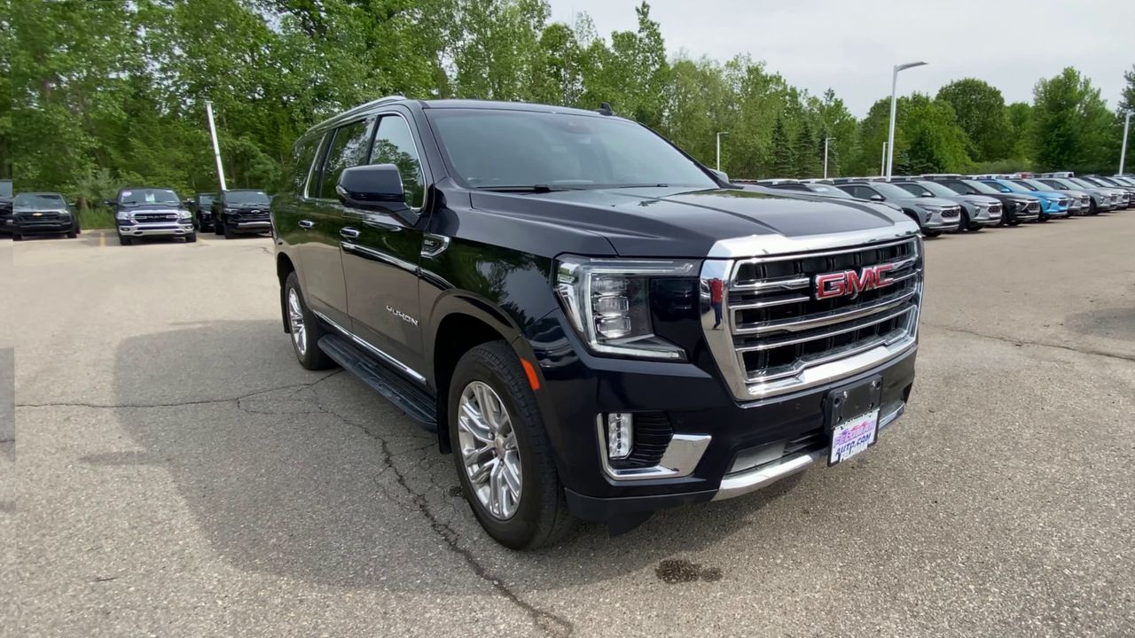 2023 GMC Yukon XL SLT