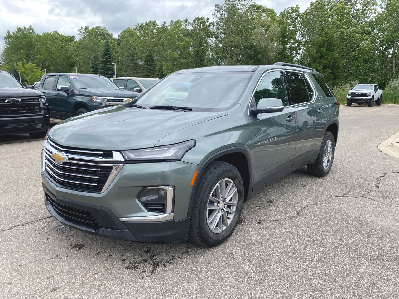 2023 Chevrolet Traverse LT Cloth