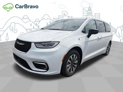2024 Chrysler Pacifica Hybrid Select