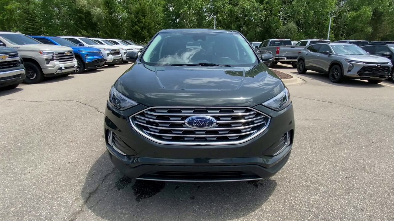 2023 Ford Edge Titanium