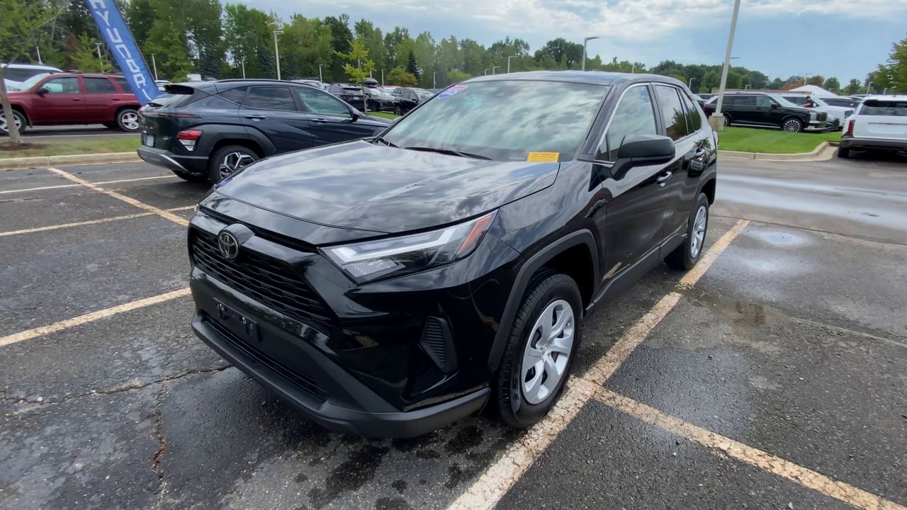 2025 Toyota RAV4 LE