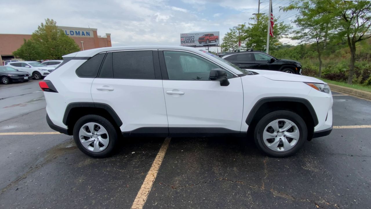 2025 Toyota RAV4 LE