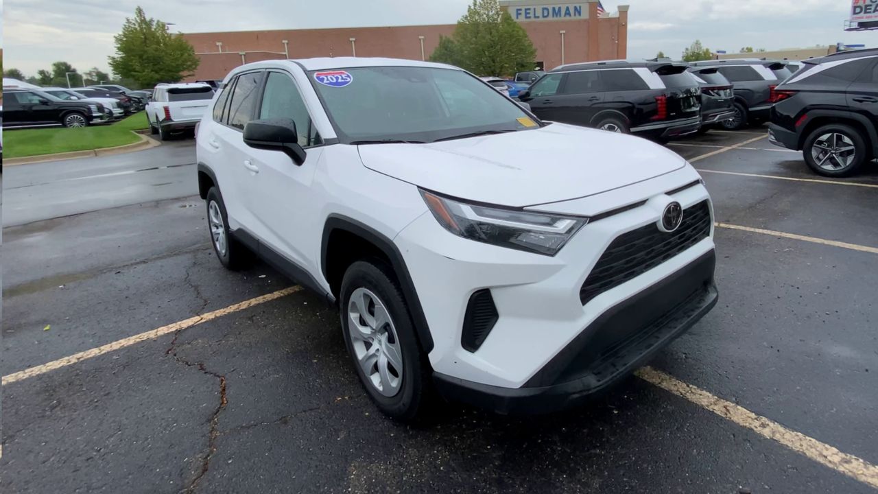 2025 Toyota RAV4 LE