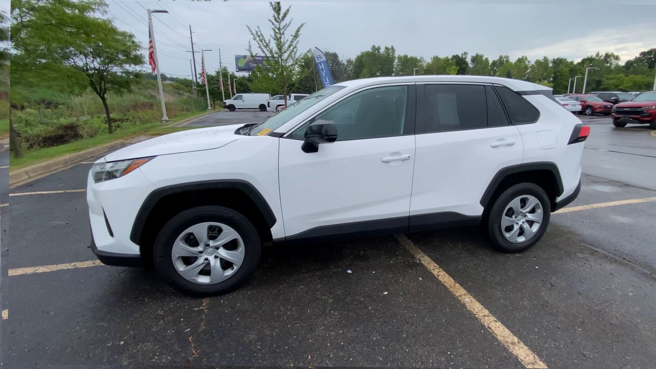 2025 Toyota RAV4 LE
