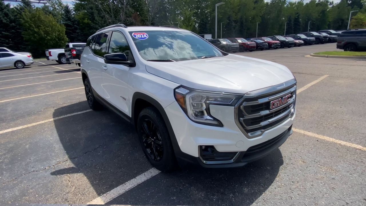 2024 GMC Terrain AT4