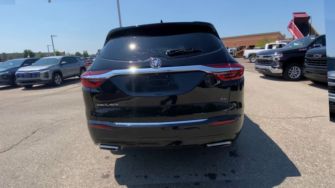 2021 Buick Enclave Essence