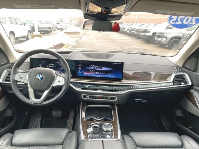 2025 BMW X7 xDrive40i