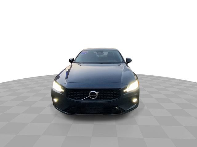 2024 Volvo S60 Core Dark Theme