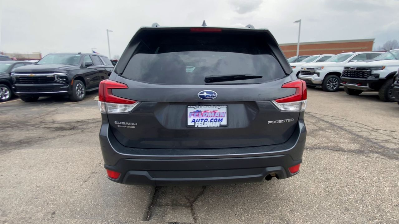 2022 Subaru Forester Premium