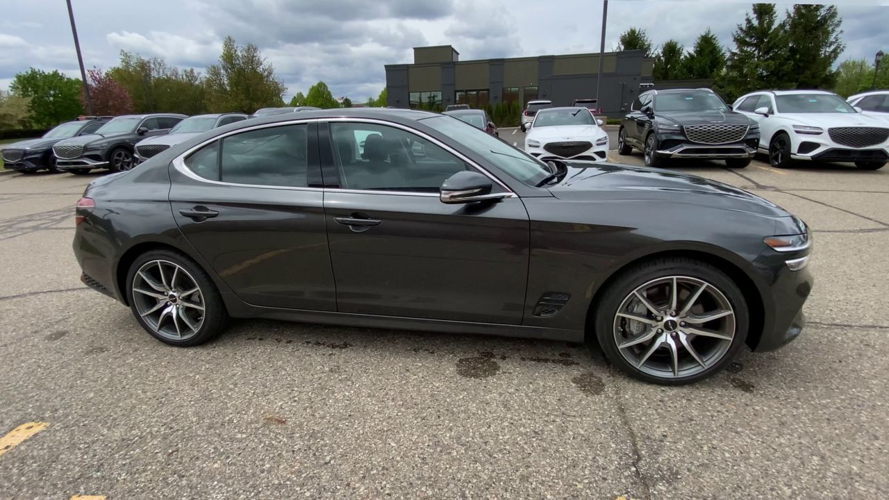 2025 Genesis G70 2.5T