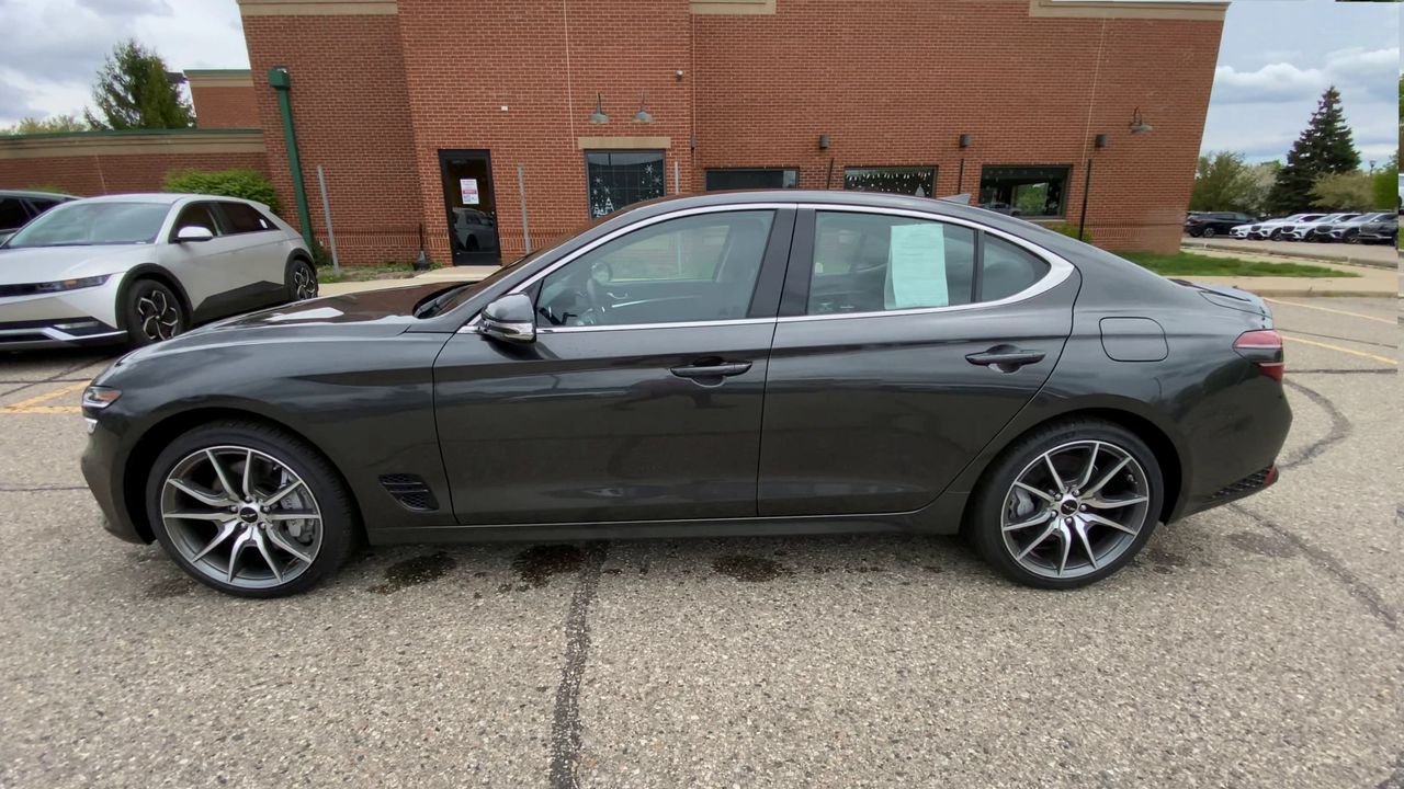 2025 Genesis G70 2.5T